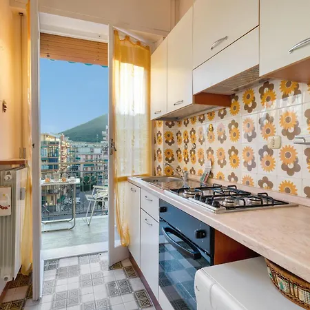 Il Rifugio - Town Center Apartment With Balcony - Happy Rentals *